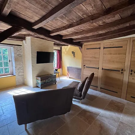 Au Chateau De La Mothe De - Allier, A Proximite De Vichy * Vicq (Allier)